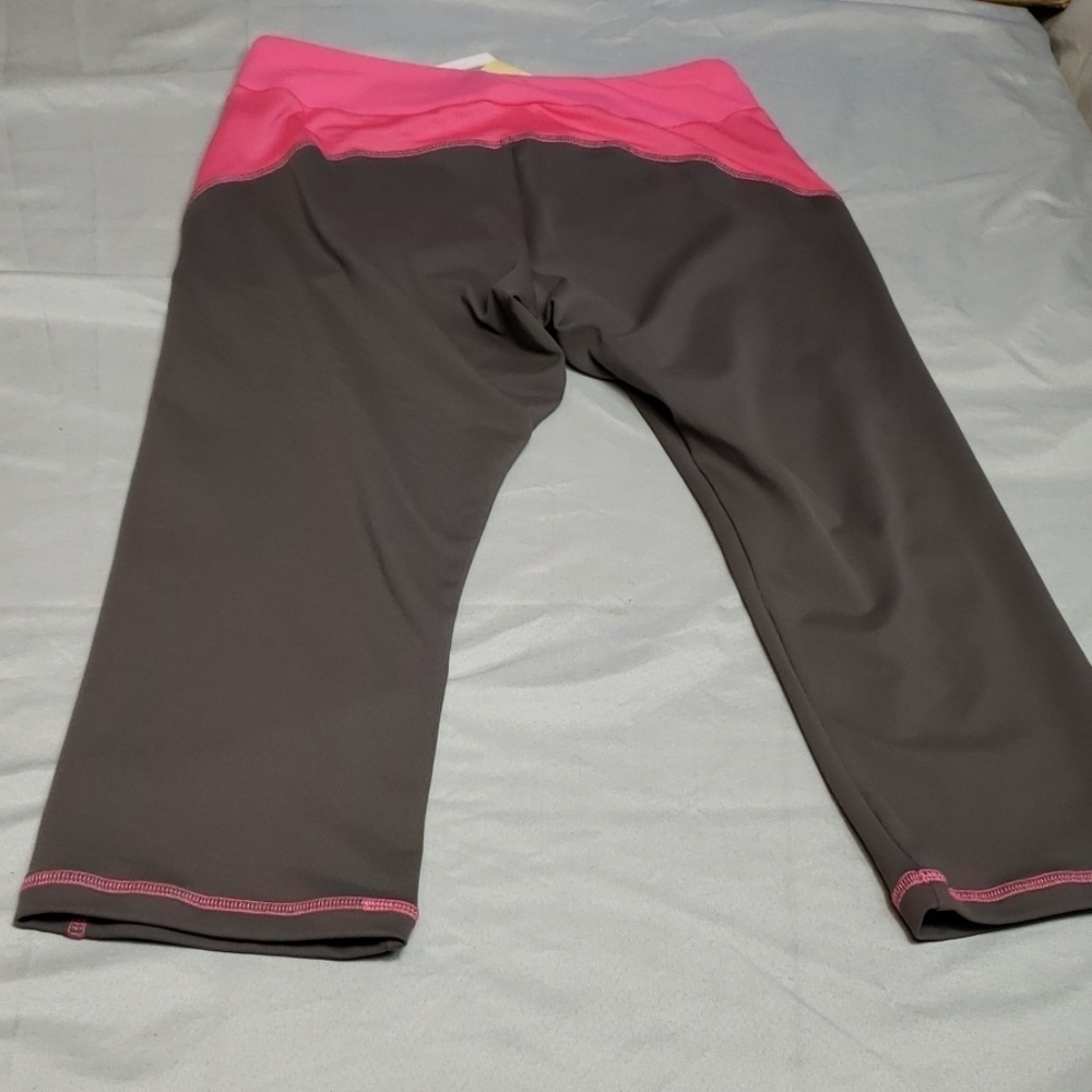 NWT amoena active wear capris size XS - Picture 4 of 5